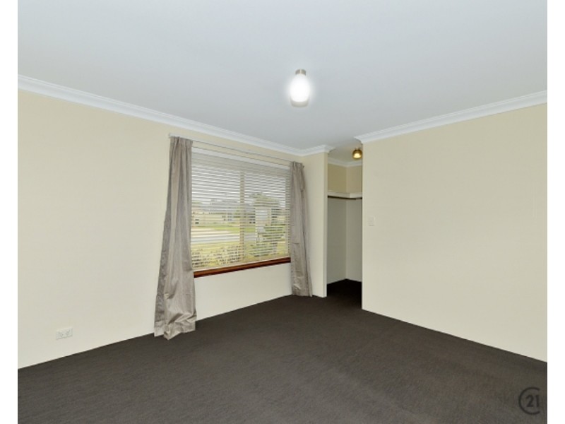 41 Rochester Way, Meadow Springs WA 6210