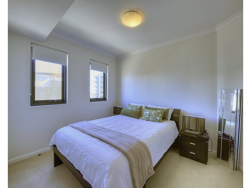 4/16 Torcello Mews, Mandurah WA 6210