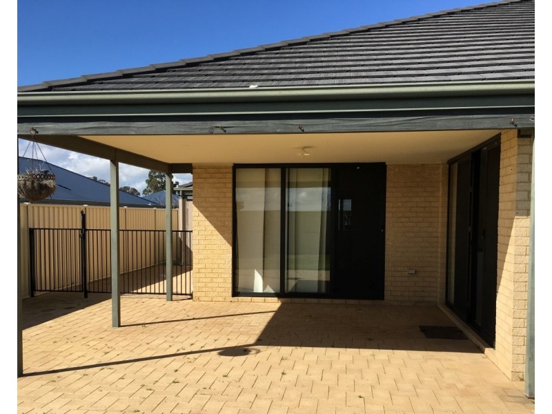 14 Tandure Heights, Lakelands WA 6180