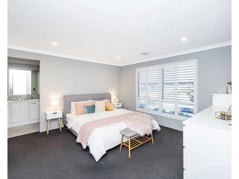 16 Tuscan Way, Karnup WA 6176