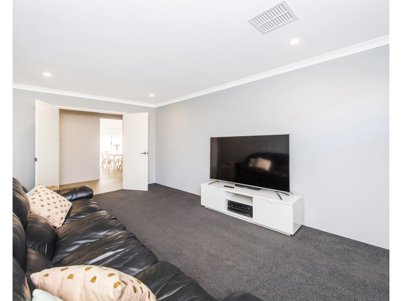 16 Tuscan Way, Karnup WA 6176