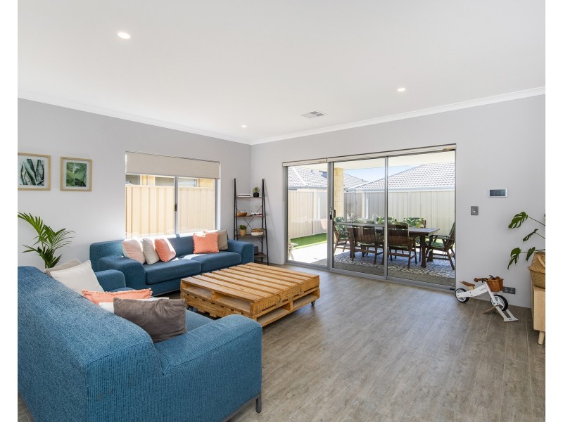 16 Tuscan Way, Karnup WA 6176