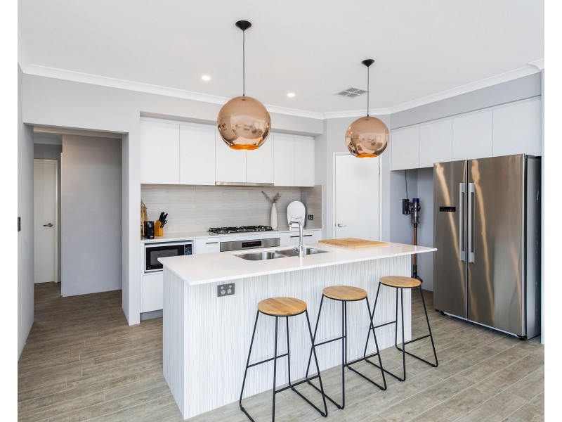 16 Tuscan Way, Karnup WA 6176