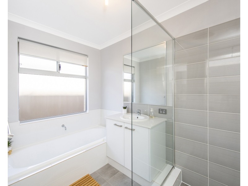 16 Tuscan Way, Karnup WA 6176