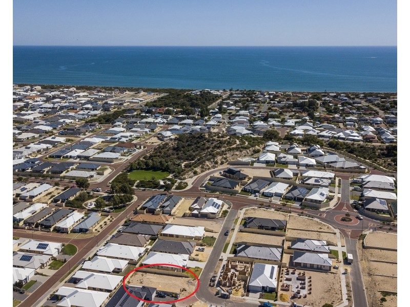 12 Baroda Way, Madora Bay WA 6210