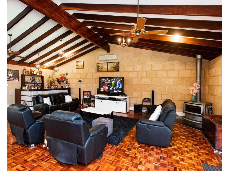 418 Newnham Road, Lake Clifton WA 6215