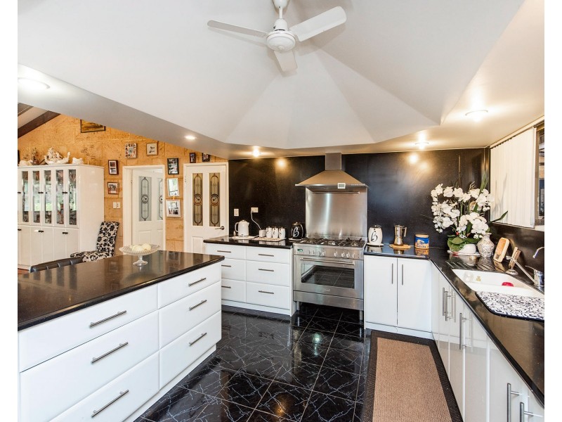 418 Newnham Road, Lake Clifton WA 6215