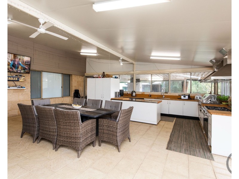 418 Newnham Road, Lake Clifton WA 6215
