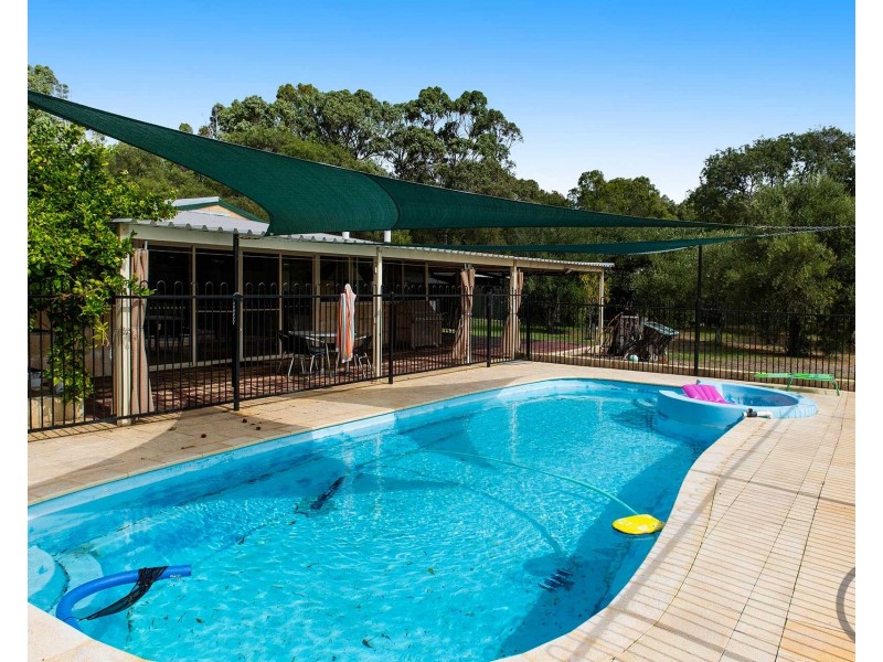 418 Newnham Road, Lake Clifton WA 6215