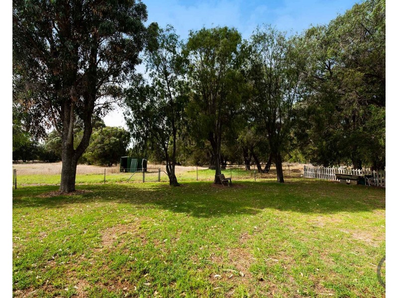 418 Newnham Road, Lake Clifton WA 6215