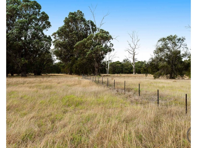 418 Newnham Road, Lake Clifton WA 6215