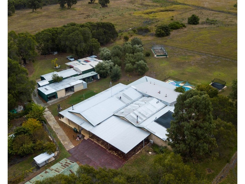 418 Newnham Road, Lake Clifton WA 6215