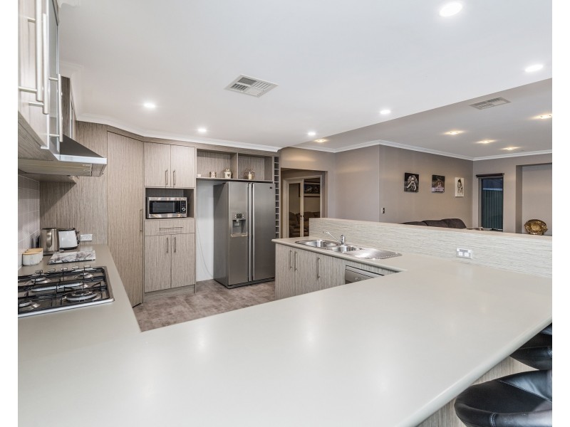 19 Arpenteur Turn, Madora Bay WA 6210