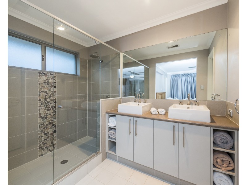 19 Arpenteur Turn, Madora Bay WA 6210