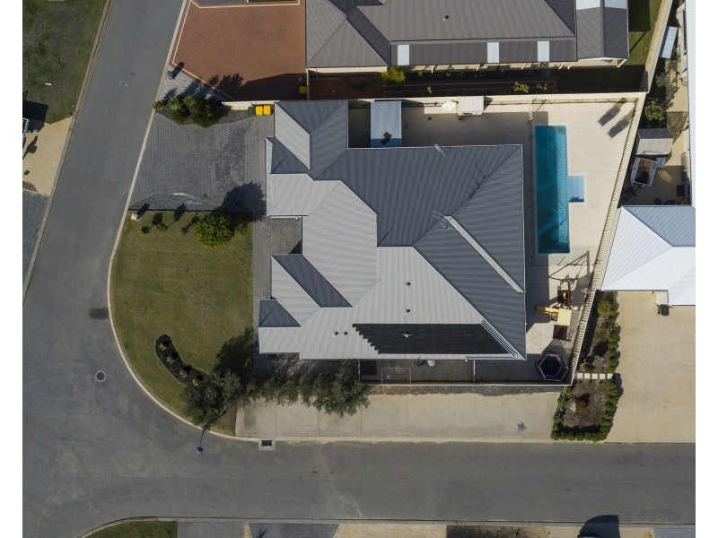 19 Arpenteur Turn, Madora Bay WA 6210