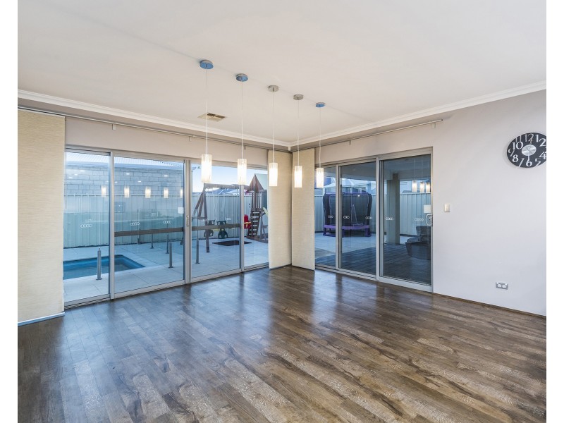 19 Arpenteur Turn, Madora Bay WA 6210