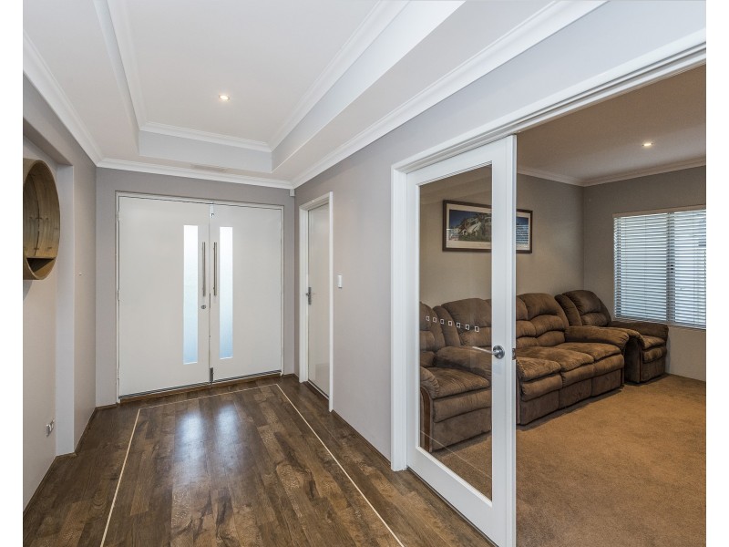 19 Arpenteur Turn, Madora Bay WA 6210