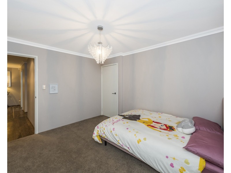 19 Arpenteur Turn, Madora Bay WA 6210