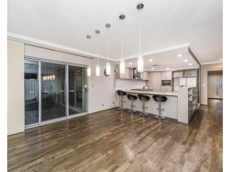 19 Arpenteur Turn, Madora Bay WA 6210