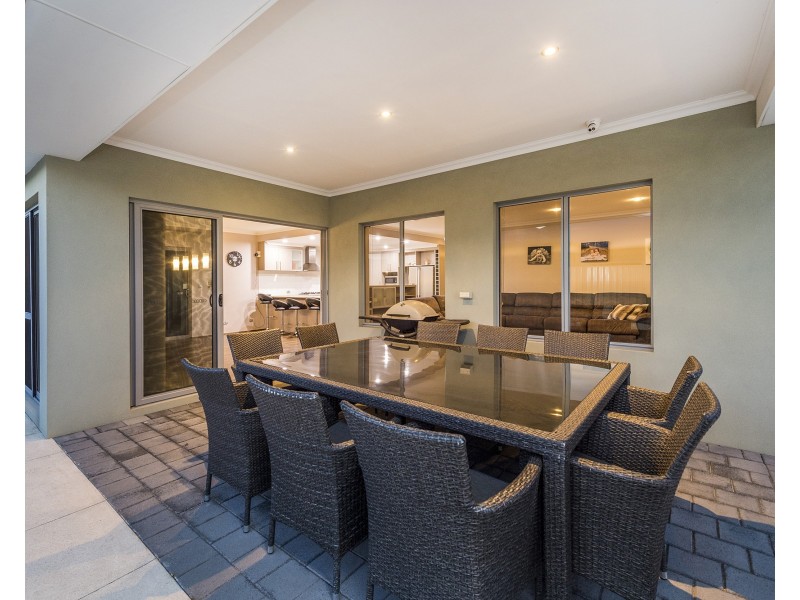 19 Arpenteur Turn, Madora Bay WA 6210