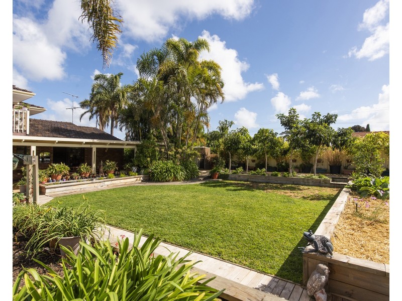 2 Elmore Way, Dudley Park WA 6210