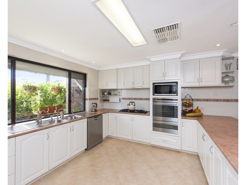 2 Elmore Way, Dudley Park WA 6210