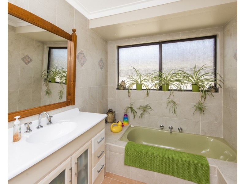 2 Elmore Way, Dudley Park WA 6210