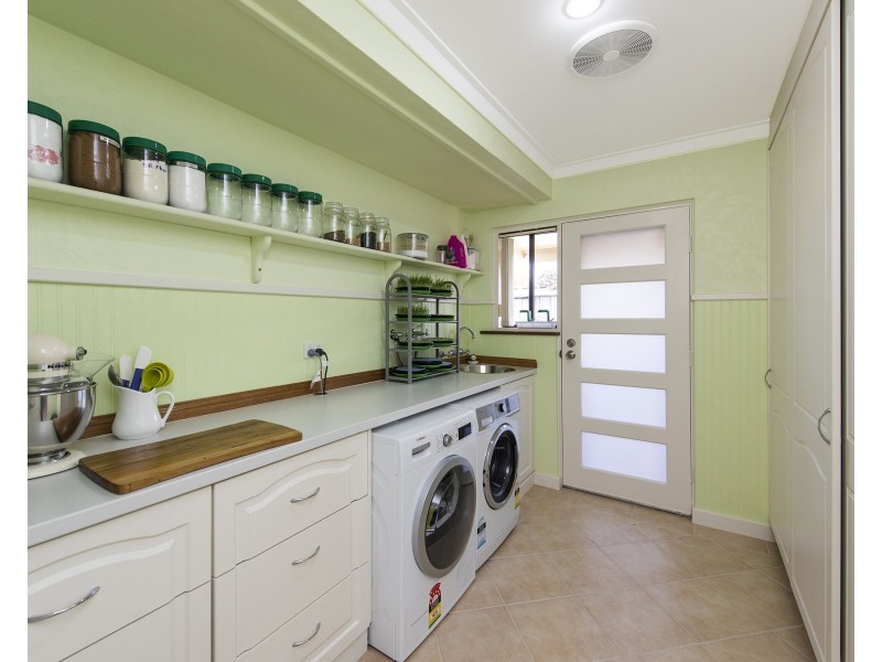 2 Elmore Way, Dudley Park WA 6210