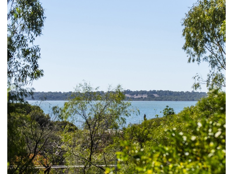 886 Estuary Road, Bouvard WA 6211