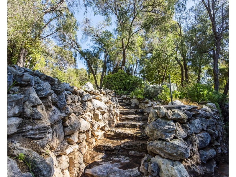 886 Estuary Road, Bouvard WA 6211