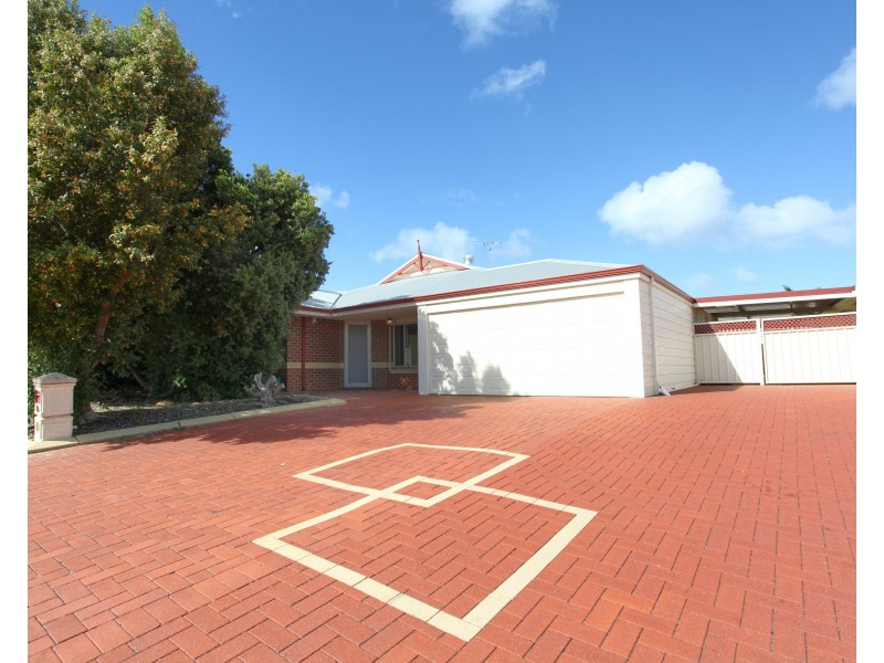 36 Floribunda Avenue, Halls Head WA 6210