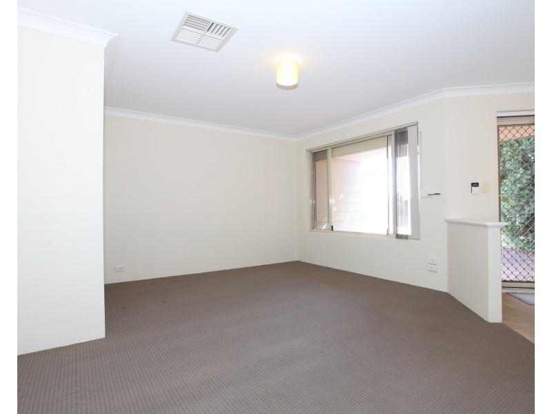 36 Floribunda Avenue, Halls Head WA 6210