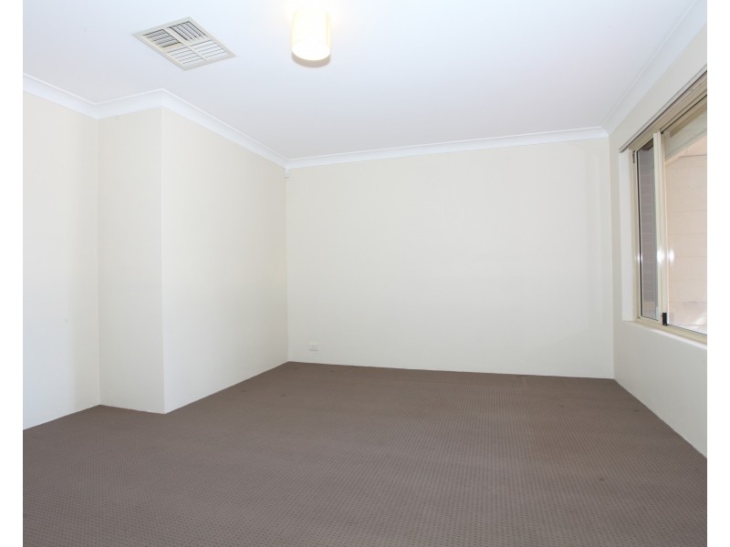 36 Floribunda Avenue, Halls Head WA 6210