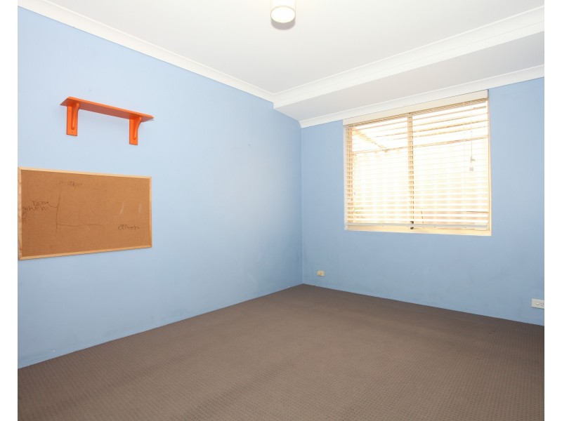 36 Floribunda Avenue, Halls Head WA 6210