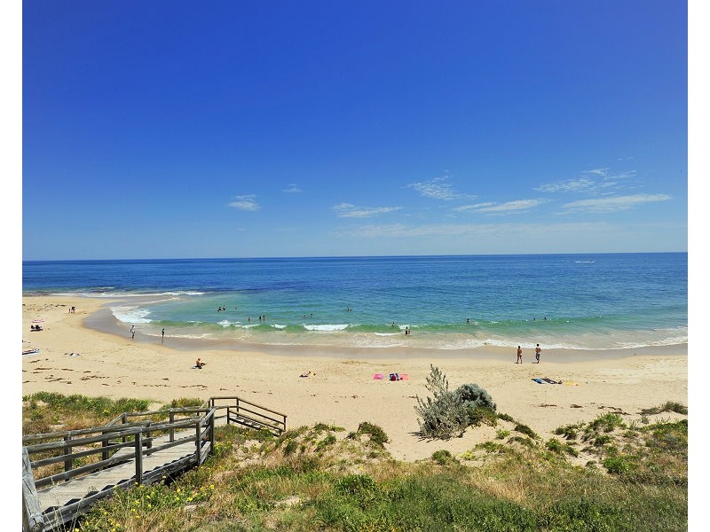 35 Templetonia Promenade, Halls Head WA 6210