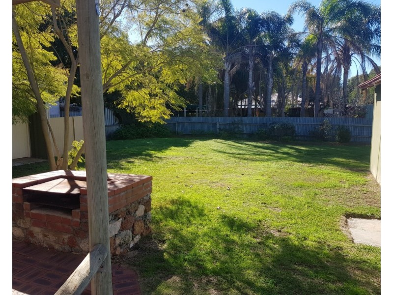 12 Loxton Street, Dudley Park WA 6210