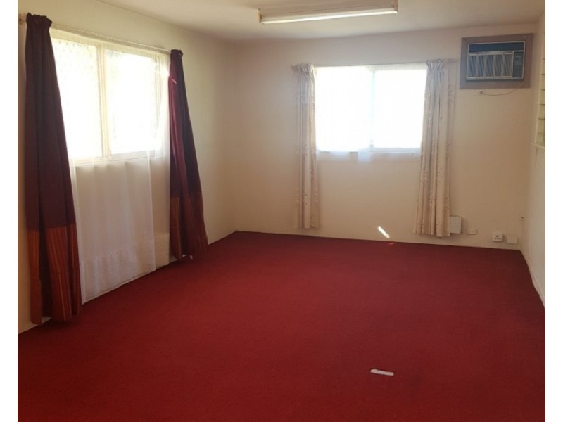 12 Loxton Street, Dudley Park WA 6210