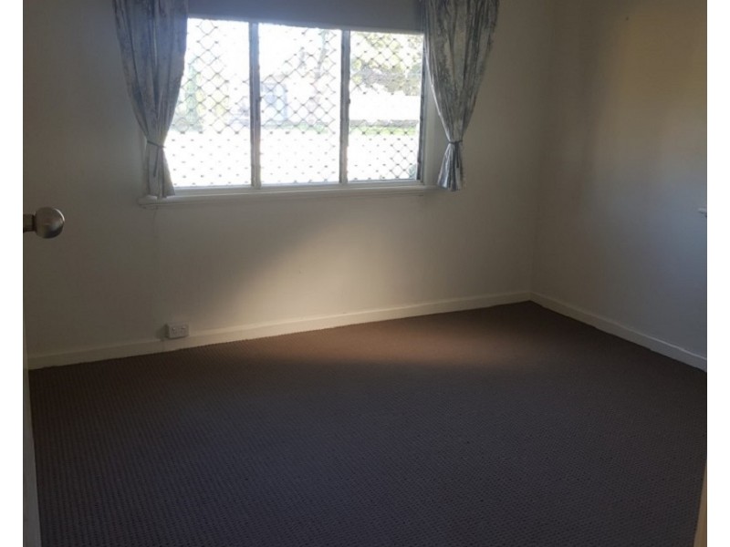 12 Loxton Street, Dudley Park WA 6210