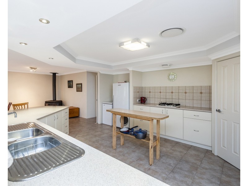 4 Gayze Retreat, Ravenswood WA 6208