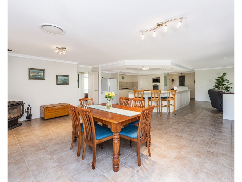 4 Gayze Retreat, Ravenswood WA 6208