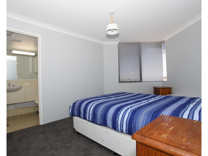 27/6A Valley Road, Halls Head WA 6210