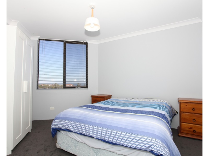 27/6A Valley Road, Halls Head WA 6210