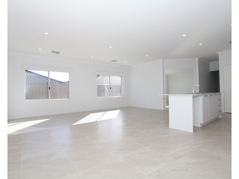 4 RESEDA WAY, Karnup WA 6176