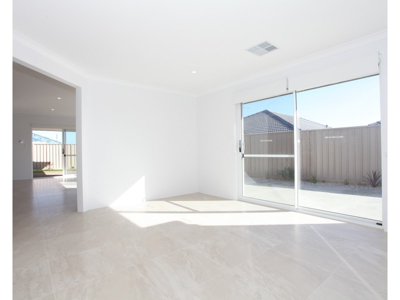 4 RESEDA WAY, Karnup WA 6176