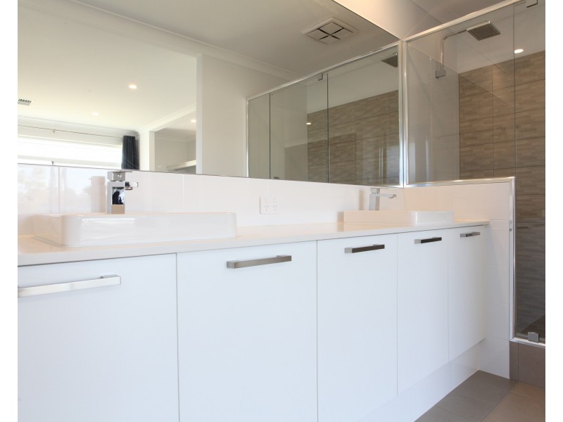 4 RESEDA WAY, Karnup WA 6176