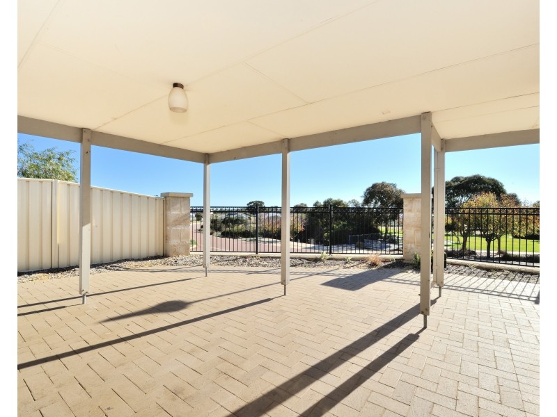 40 Cawana Parkway, Lakelands WA 6180