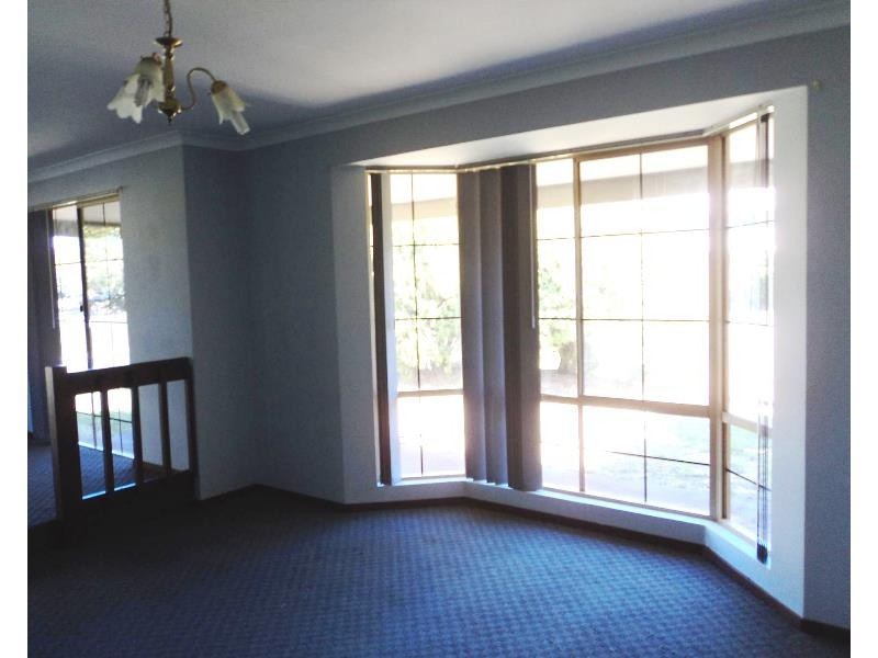 15 Fairway Crescent, Meadow Springs WA 6210