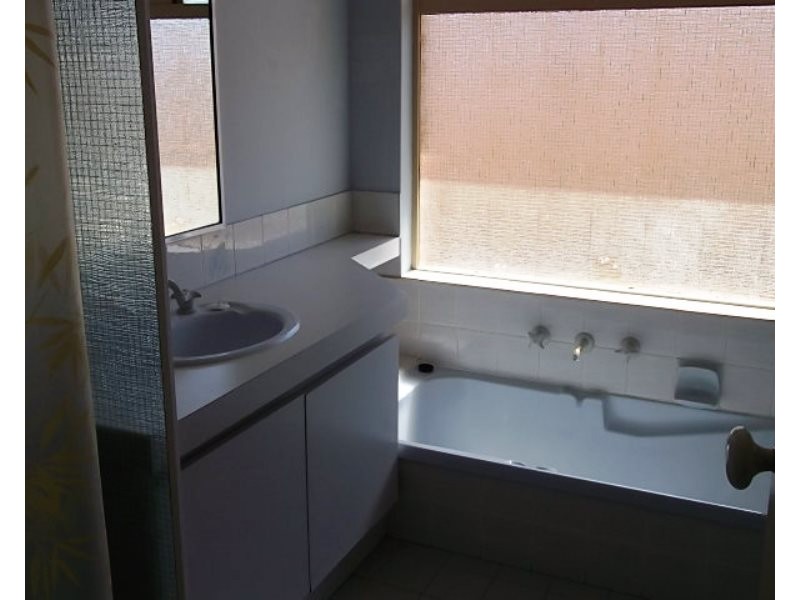 15 Fairway Crescent, Meadow Springs WA 6210