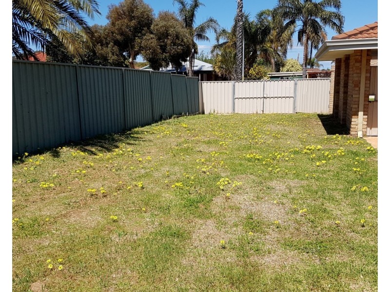 15 Fairway Crescent, Meadow Springs WA 6210