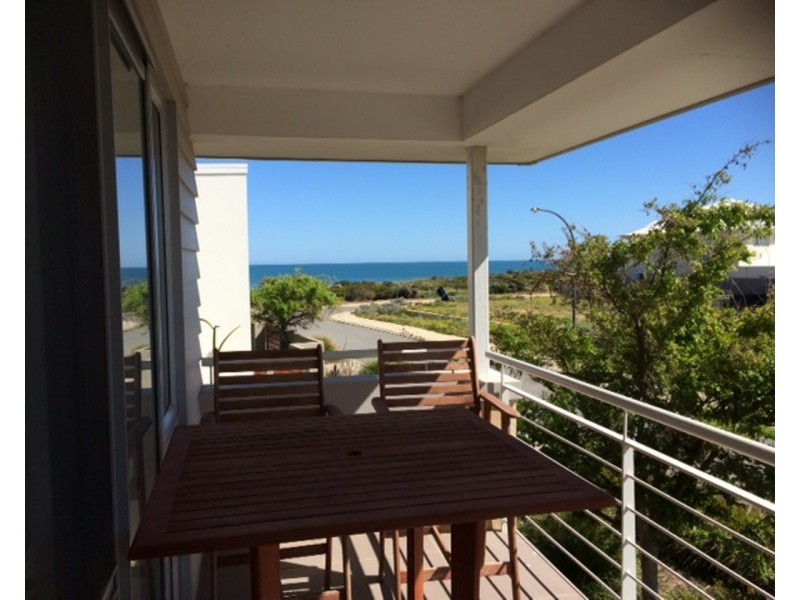 21 Sugarwood Terrace, Halls Head WA 6210